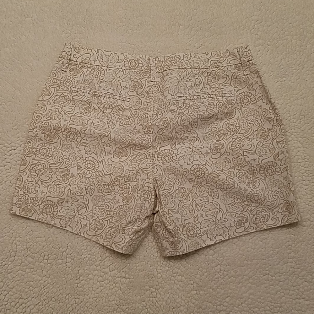 Shorts - Picture 2 of 3